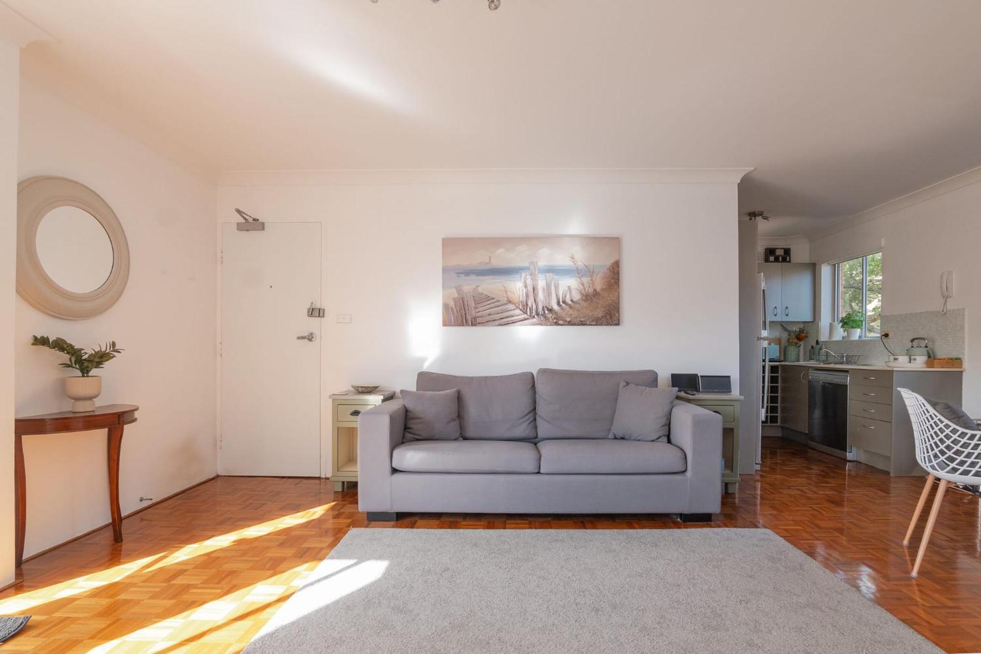 Apartment Beachside Clovelly Living W Parking 50m To *