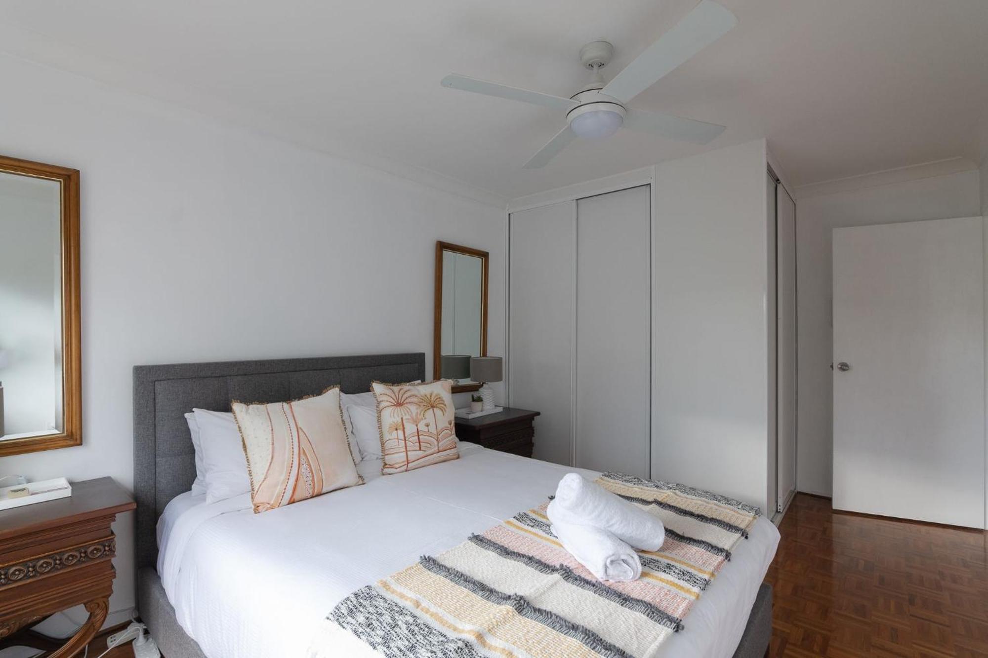 Beachside Clovelly Living W Parking 50m To