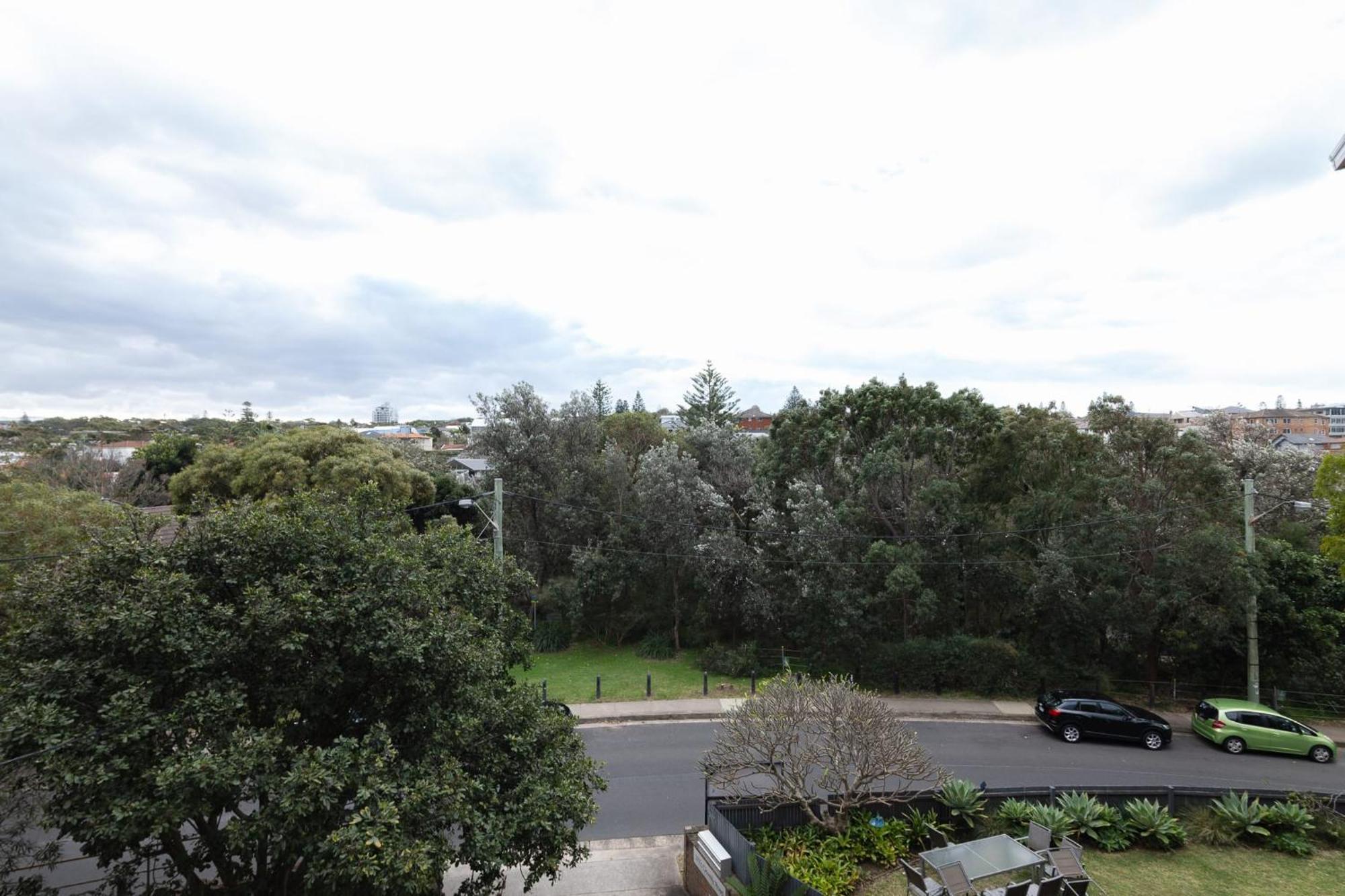 Beachside Clovelly Living W Parking 50m To Apartment Sydney